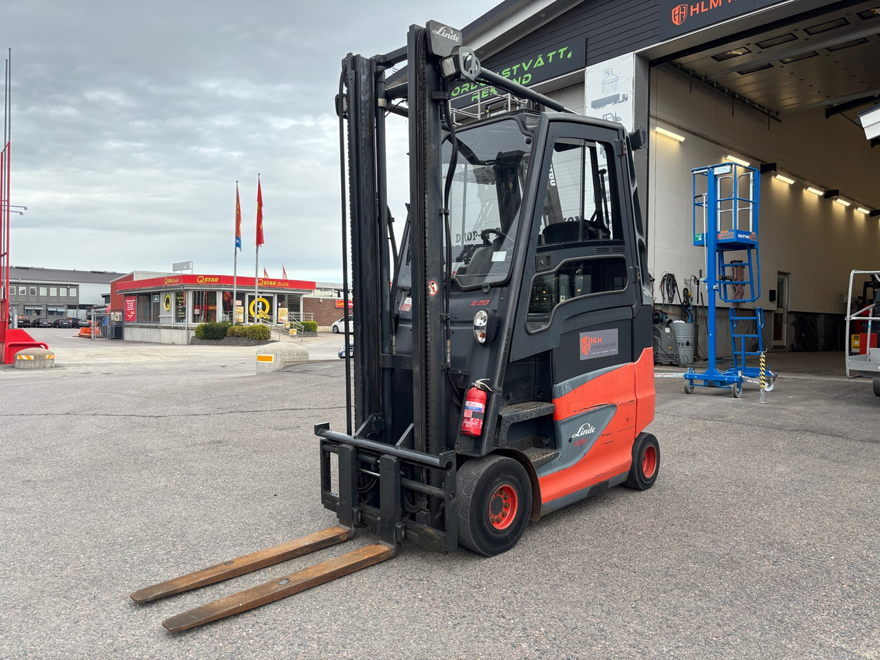 Linde E20H-01/600 - Anyagmozgató gép: 1 kép. Linde E20H-01/600 - Anyagmozgató gép: 1 kép.