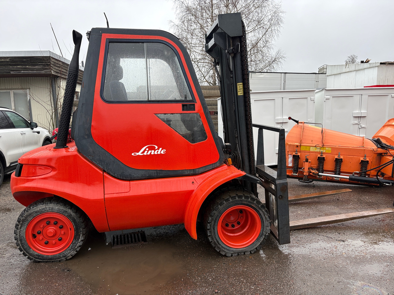 Linde - Anyagmozgató gép: 1 kép. Linde - Anyagmozgató gép: 1 kép.