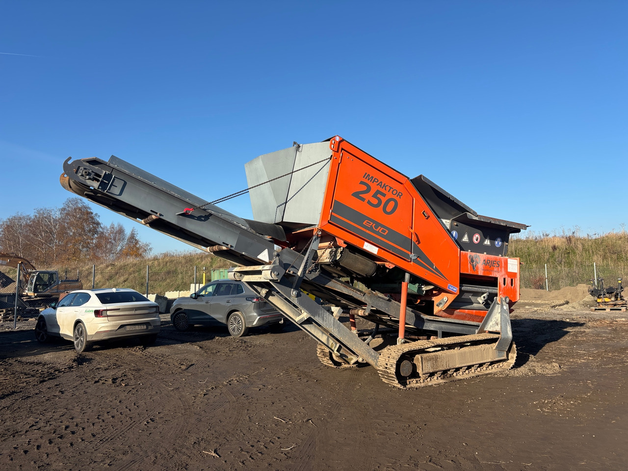 Arjes Impaktor 250 Evo - Törőgép: 1 kép. Arjes Impaktor 250 Evo - Törőgép: 1 kép.