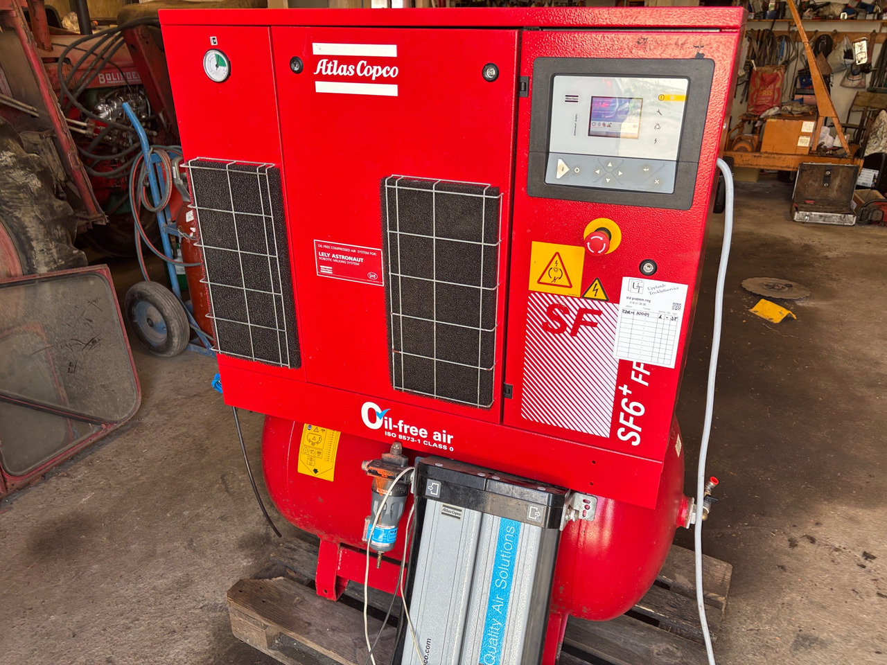 Atlas Copco SF6 + FF - Légkompresszor: 1 kép. Atlas Copco SF6 + FF - Légkompresszor: 1 kép.