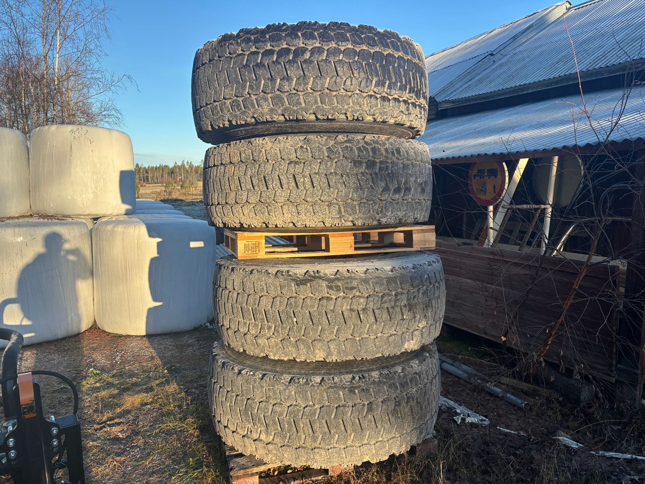 Bridgestone 20,5R25 - Gumiabroncs - Építőipari gépek: 1 kép. Bridgestone 20,5R25 - Gumiabroncs - Építőipari gépek: 1 kép.