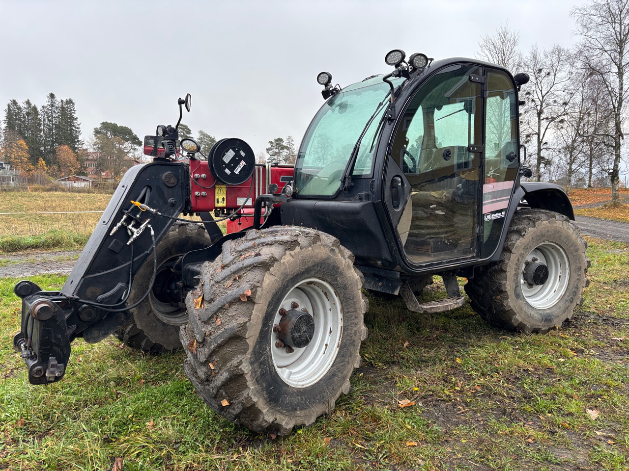 Case IH 742 - Teleszkópos rakodó: 1 kép. Case IH 742 - Teleszkópos rakodó: 1 kép.