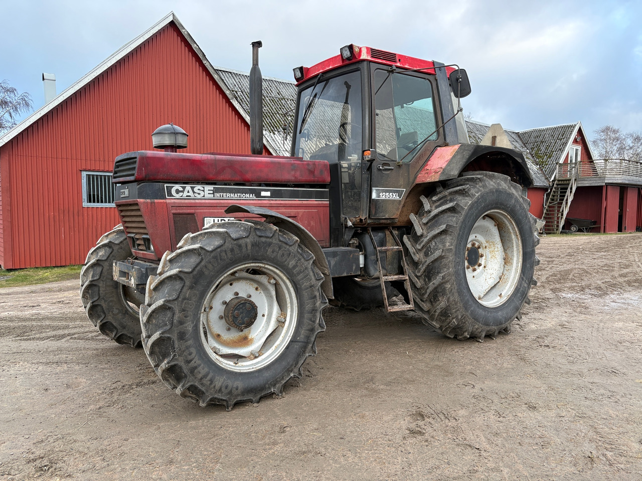 Case International 1255XL - Traktor: 1 kép. Case International 1255XL - Traktor: 1 kép.