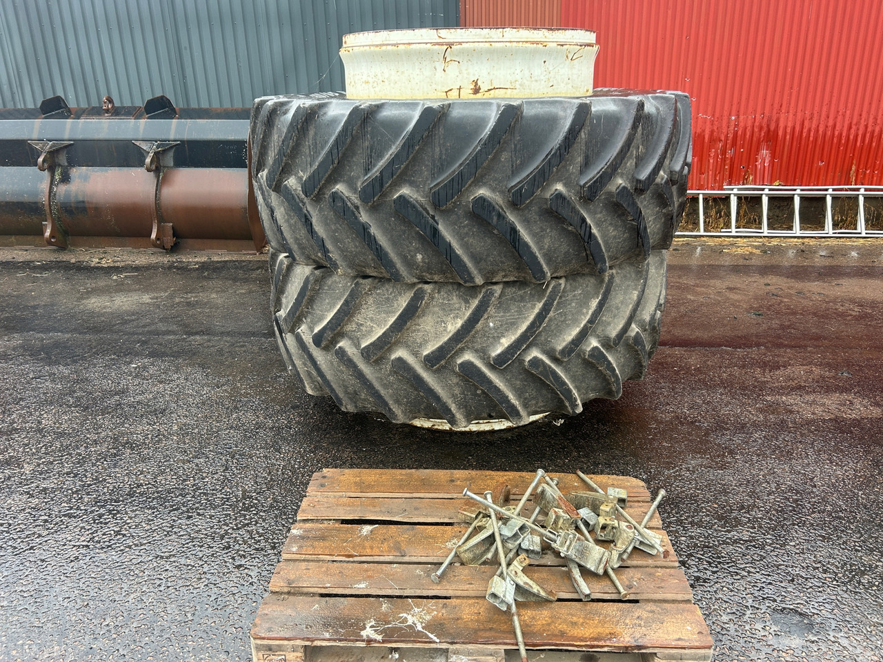 Continental 650/65R42 - Gumiabroncs - Mezőgazdasági gépek: 1 kép. Continental 650/65R42 - Gumiabroncs - Mezőgazdasági gépek: 1 kép.