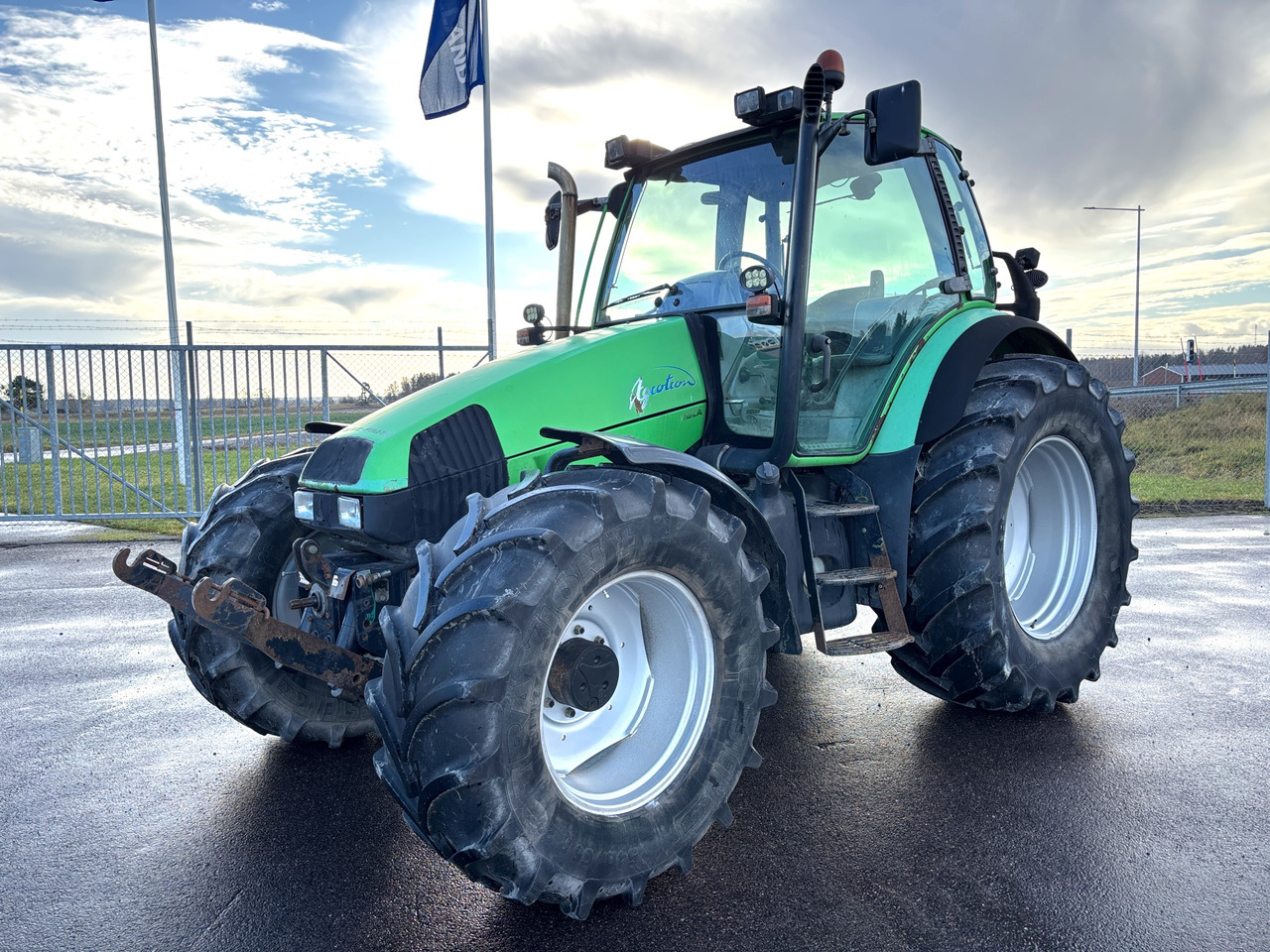 Deutz 6.45 Agrotron - Traktor: 1 kép. Deutz 6.45 Agrotron - Traktor: 1 kép.