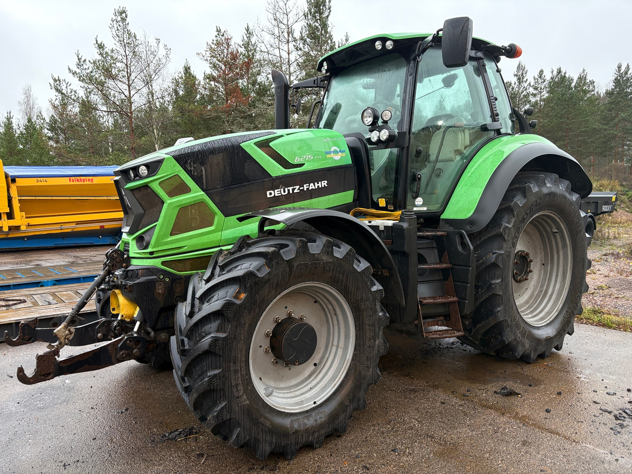 Deutz-Fahr 6215 TTV - Traktor: 1 kép. Deutz-Fahr 6215 TTV - Traktor: 1 kép.