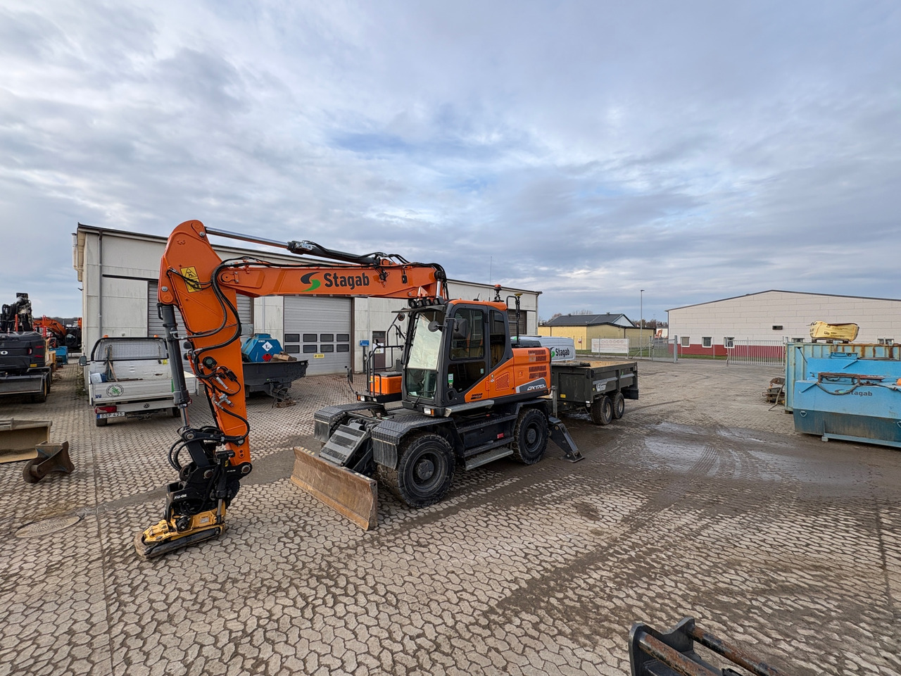 Doosan DX 170w - Kotrógép: 1 kép. Doosan DX 170w - Kotrógép: 1 kép.