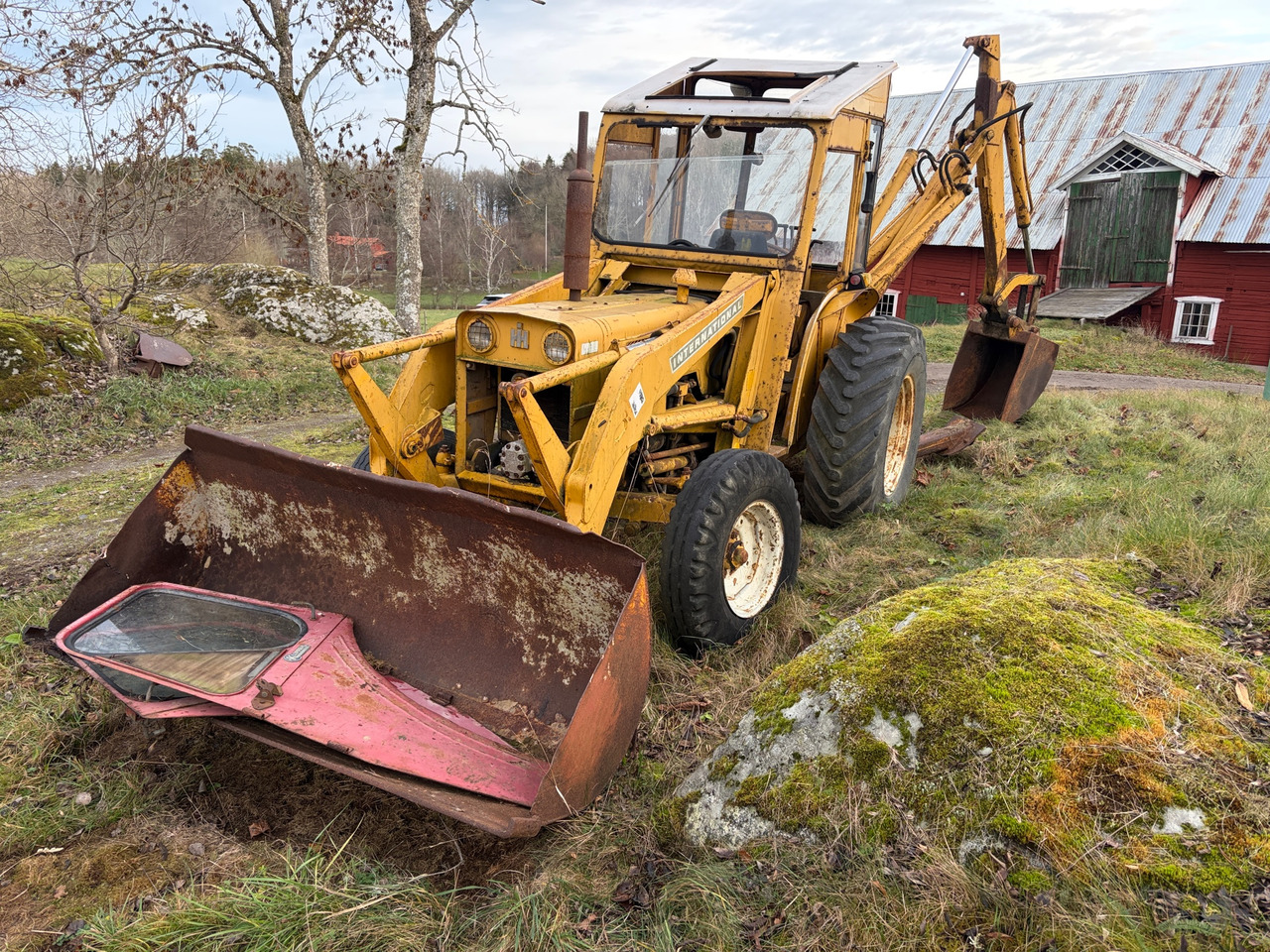 International - Traktor: 1 kép. International - Traktor: 1 kép.