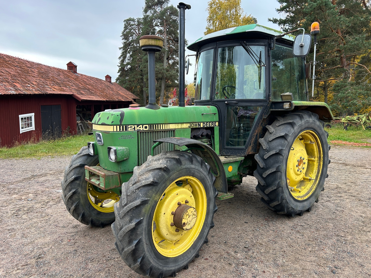 John Deere 2140 - Traktor: 1 kép. John Deere 2140 - Traktor: 1 kép.