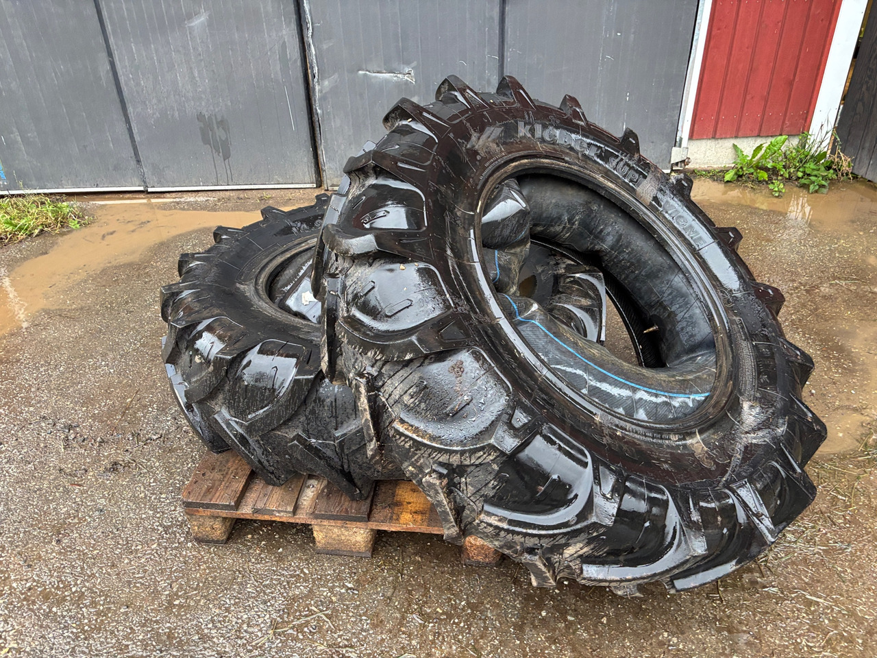 Kleber Super Vigne 14.9R28 - Gumiabroncs - Mezőgazdasági gépek: 1 kép. Kleber Super Vigne 14.9R28 - Gumiabroncs - Mezőgazdasági gépek: 1 kép.