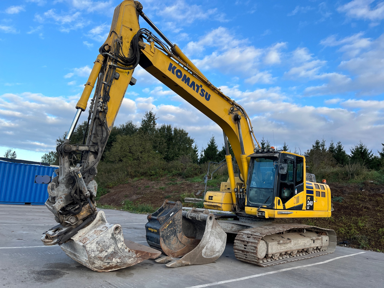 Komatsu PC240LC-11 - Kotrógép: 1 kép. Komatsu PC240LC-11 - Kotrógép: 1 kép.