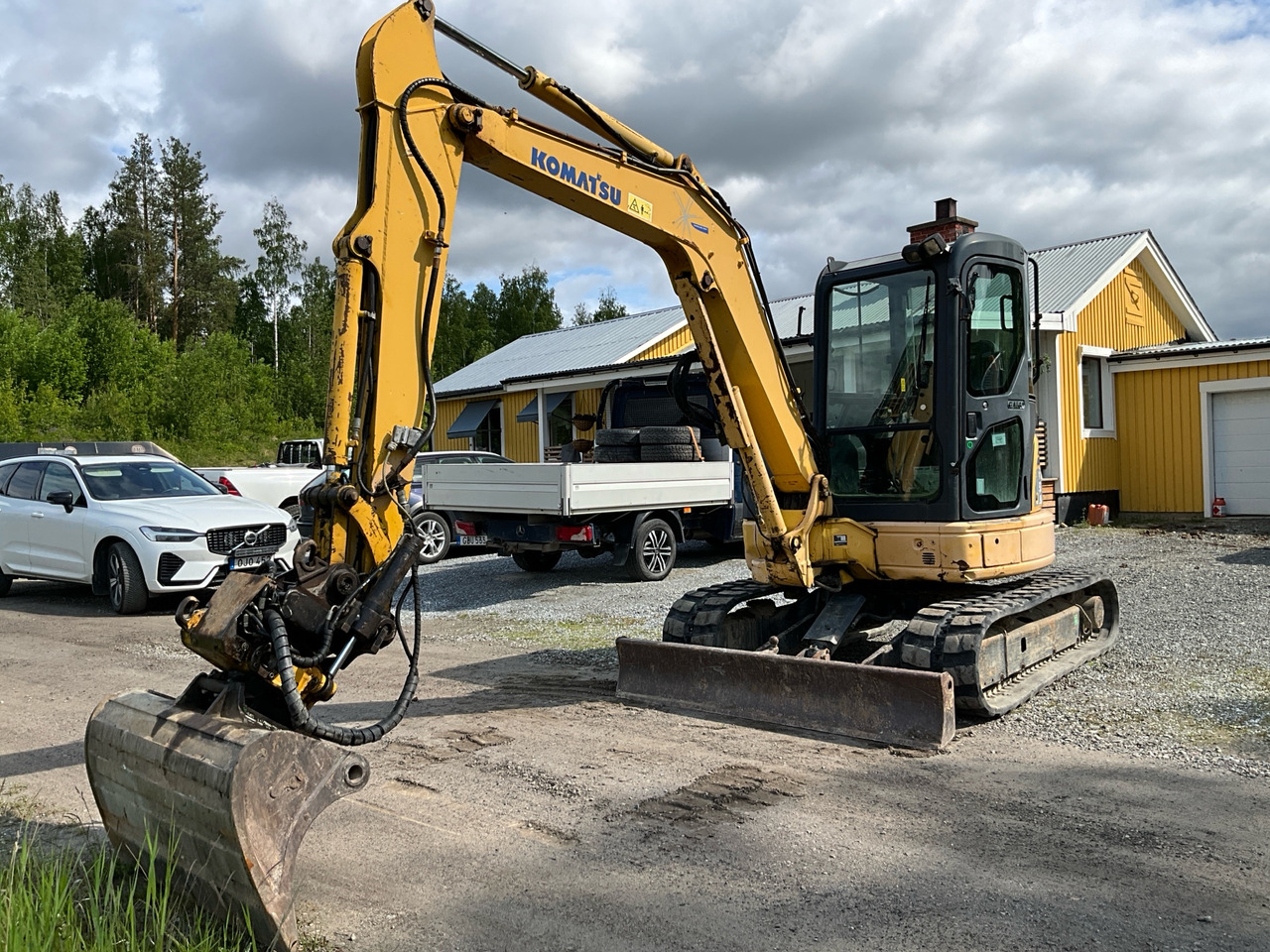Komatsu PC50MR-2 - Kotrógép: 1 kép. Komatsu PC50MR-2 - Kotrógép: 1 kép.