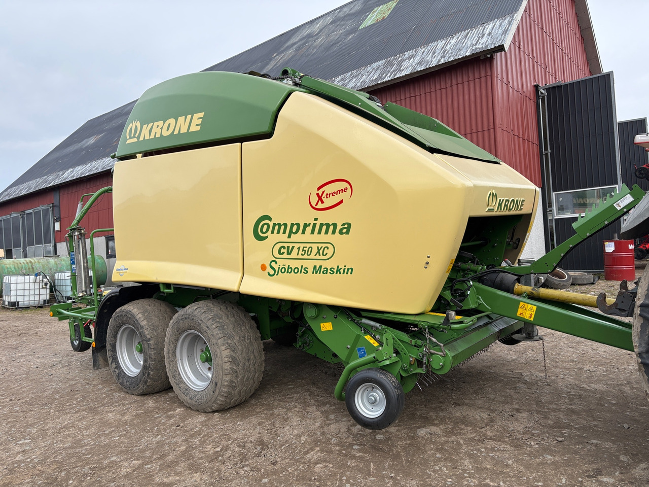 Krone Comprima CV 150 XC - Bálázó: 1 kép. Krone Comprima CV 150 XC - Bálázó: 1 kép.