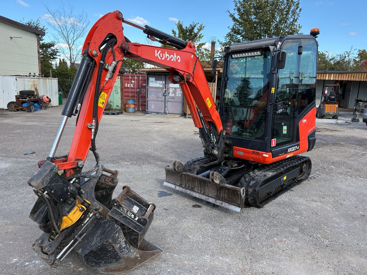 Kubota KX027-4 - Kotrógép: 1 kép. Kubota KX027-4 - Kotrógép: 1 kép.