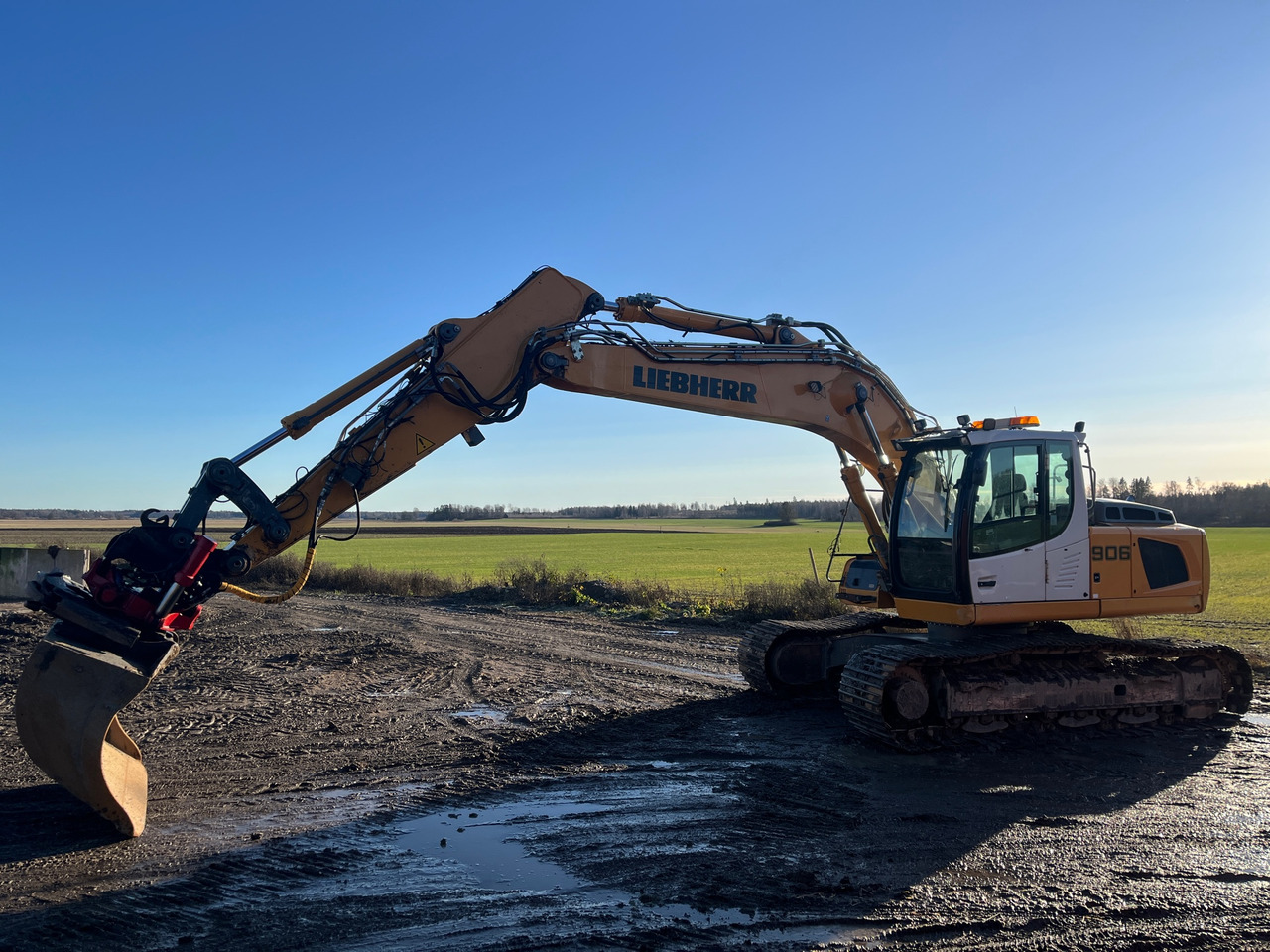 Liebherr R906 LC Litronic - Kotrógép: 1 kép. Liebherr R906 LC Litronic - Kotrógép: 1 kép.