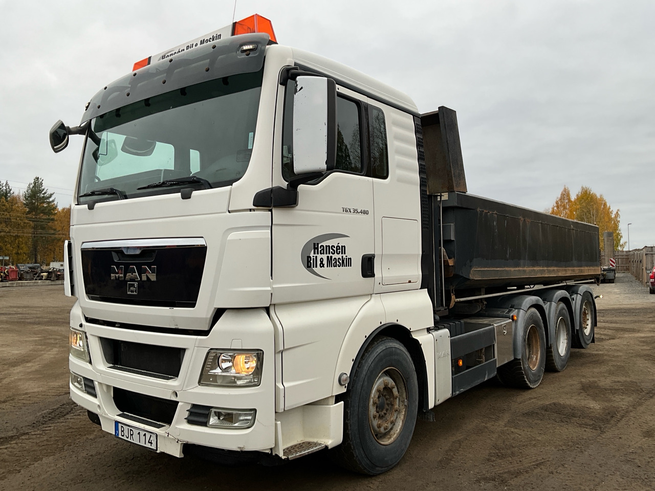 MAN TGX 35.480 - Billenőplatós teherautó: 1 kép. MAN TGX 35.480 - Billenőplatós teherautó: 1 kép.