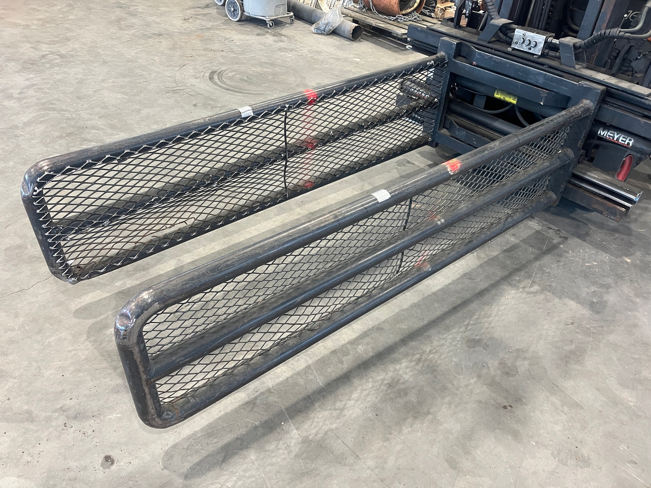 Meyer  - Építőipari berendezések: 1 kép. Meyer  - Építőipari berendezések: 1 kép.