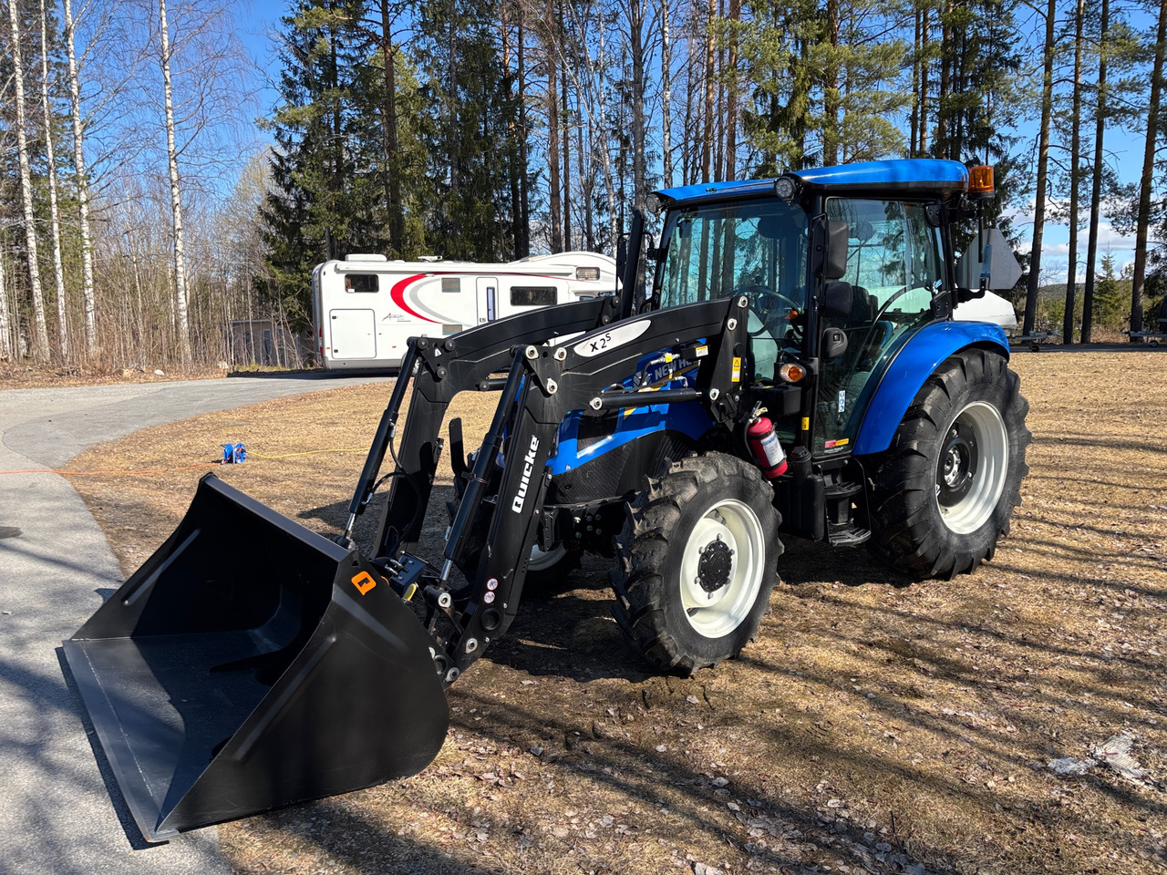New Holland T4.75S - Traktor: 1 kép. New Holland T4.75S - Traktor: 1 kép.