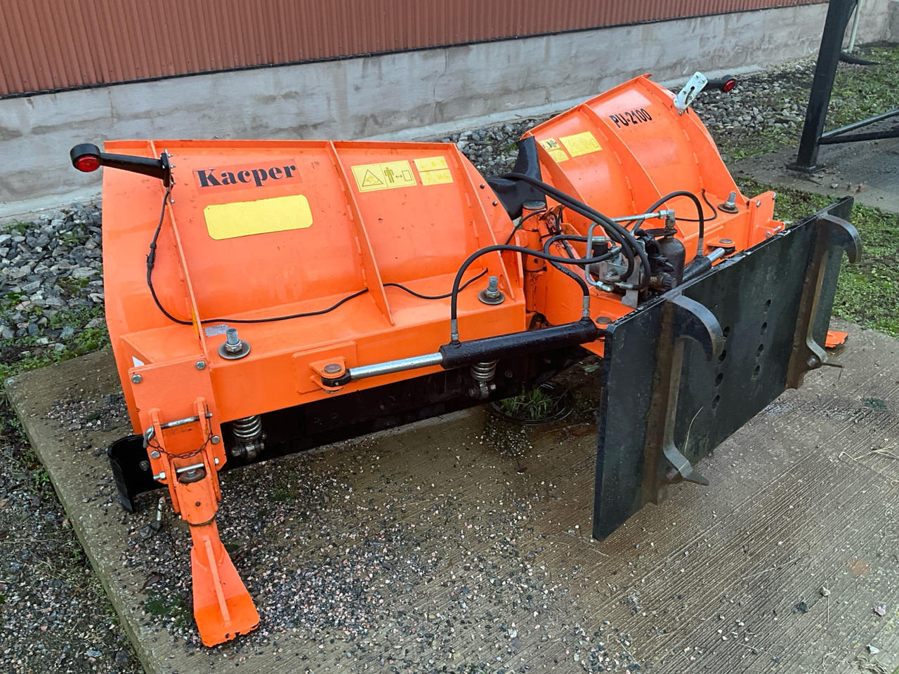 Pronar PU-2100 - Hóeke: 1 kép. Pronar PU-2100 - Hóeke: 1 kép.