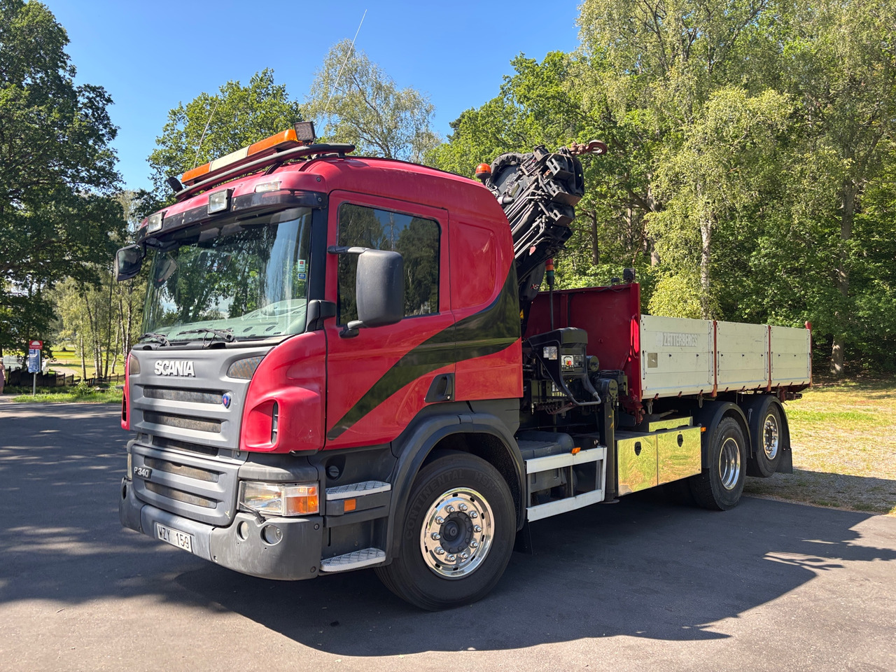 Scania P340LB6X2*4HHA - Platós teherautó: 1 kép. Scania P340LB6X2*4HHA - Platós teherautó: 1 kép.