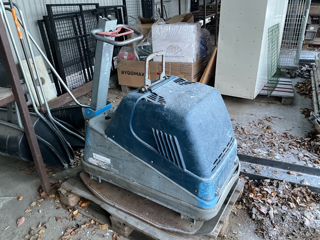 Swepac FB 465 - Lapvibrátor: 1 kép. Swepac FB 465 - Lapvibrátor: 1 kép.