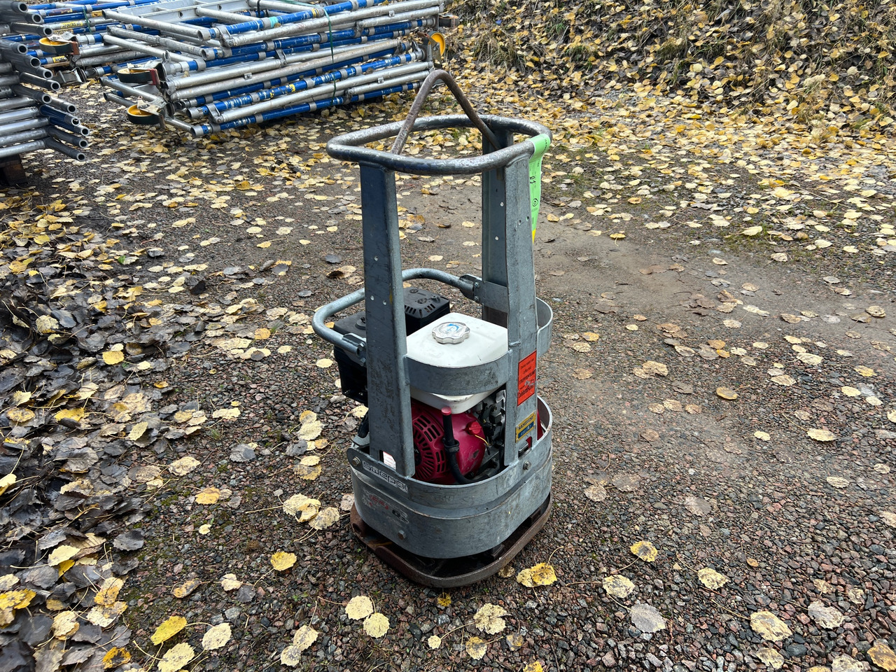 Swepac FR 85 - Lapvibrátor: 1 kép. Swepac FR 85 - Lapvibrátor: 1 kép.