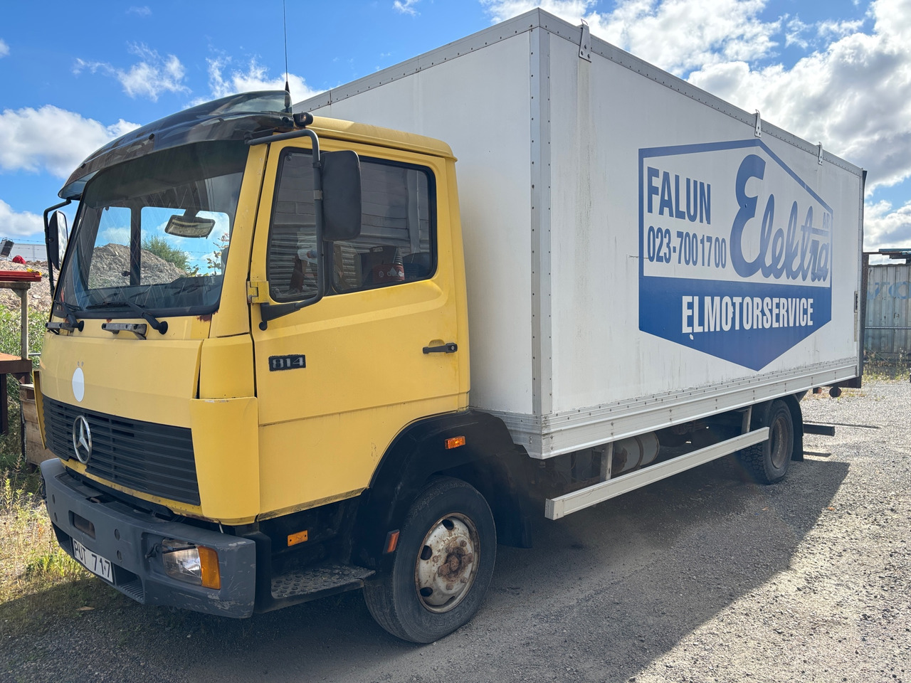 Mercedes-Benz 814/42 - Teherautó: 1 kép. Mercedes-Benz 814/42 - Teherautó: 1 kép.