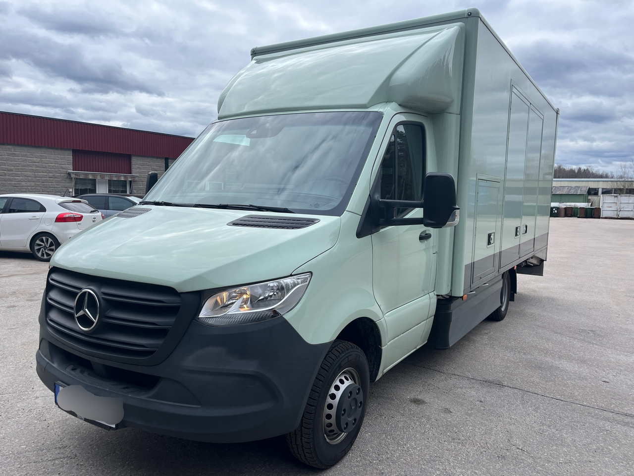 Mercedes-Benz Sprinter 516 CDI - Teherautó: 1 kép. Mercedes-Benz Sprinter 516 CDI - Teherautó: 1 kép.