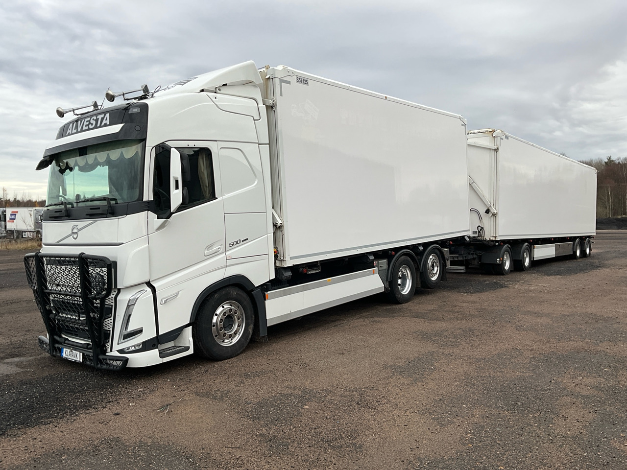 Volvo FH 62 TR - Teherautó: 1 kép. Volvo FH 62 TR - Teherautó: 1 kép.