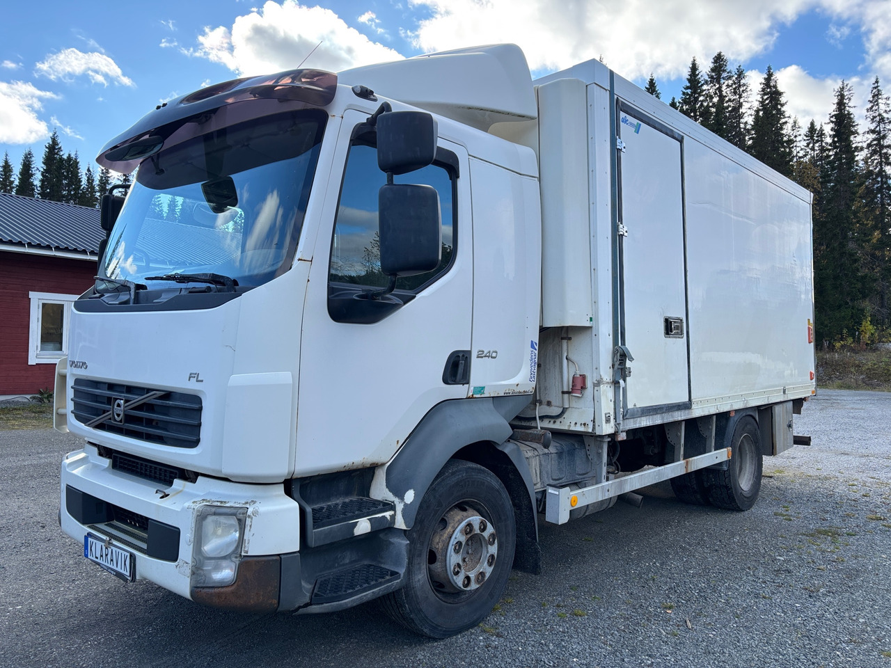 Volvo FL 240 - Teherautó: 1 kép. Volvo FL 240 - Teherautó: 1 kép.