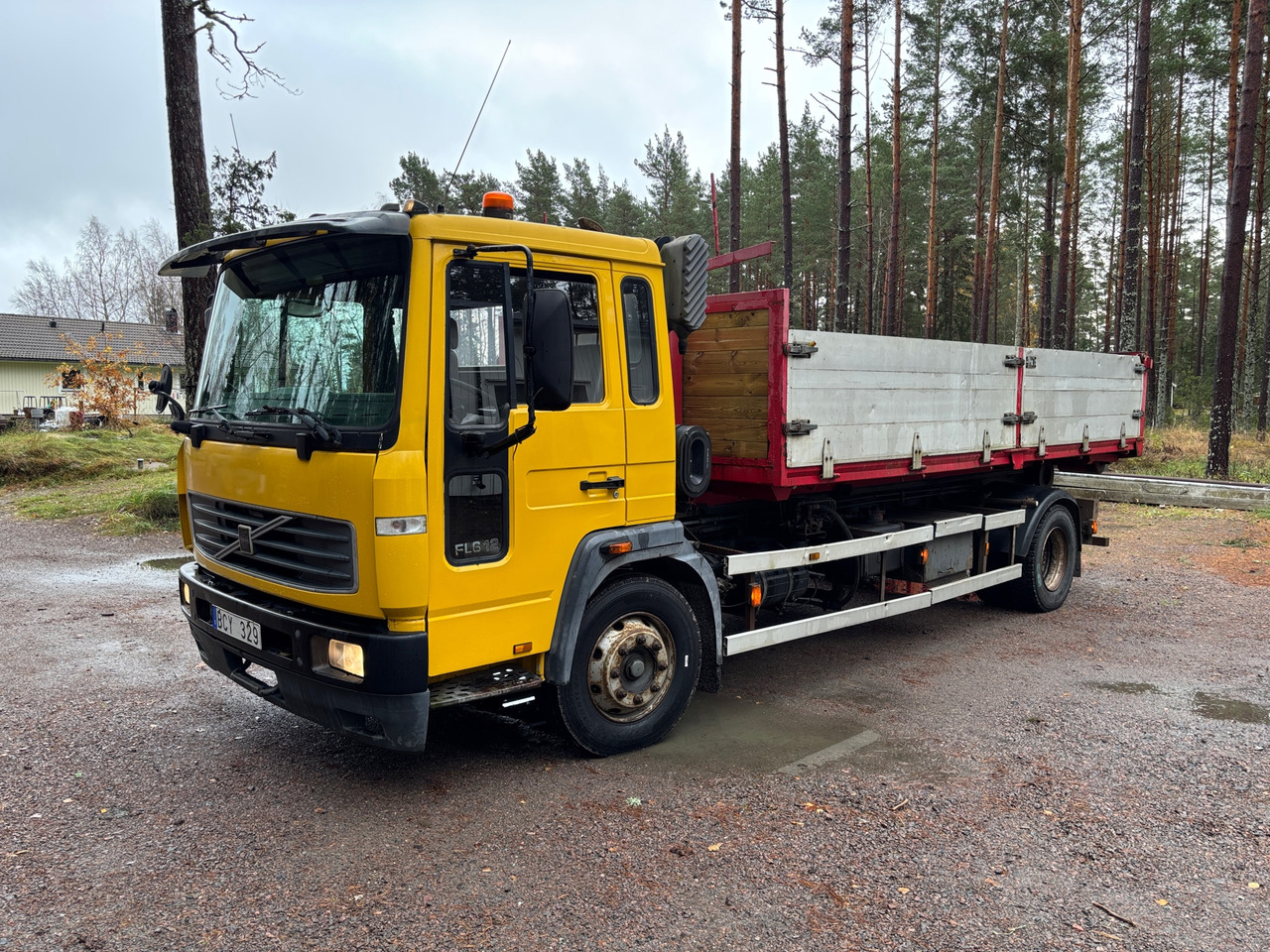Volvo FL6 - Teherautó: 1 kép. Volvo FL6 - Teherautó: 1 kép.