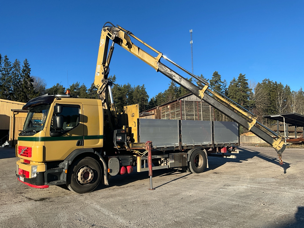 Volvo XS FE 280 4x2 - Teherautó: 1 kép. Volvo XS FE 280 4x2 - Teherautó: 1 kép.