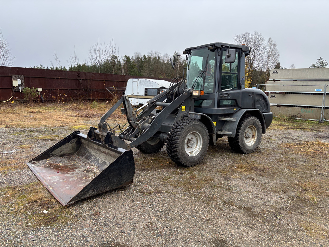 Terex TL 65 - Gumikerekes homlokrakodó: 1 kép. Terex TL 65 - Gumikerekes homlokrakodó: 1 kép.