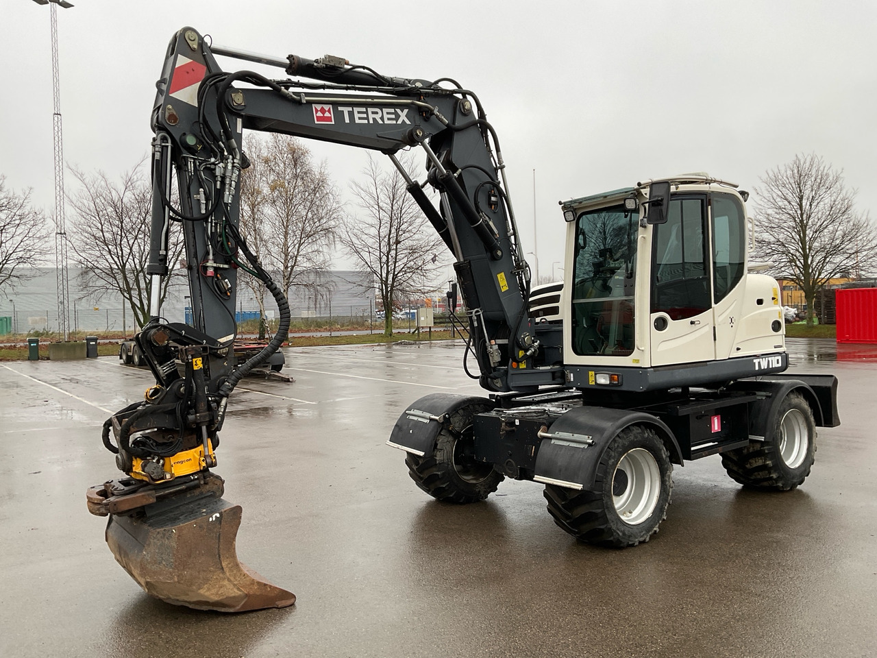 Terex TW110 - Kotrógép: 1 kép. Terex TW110 - Kotrógép: 1 kép.