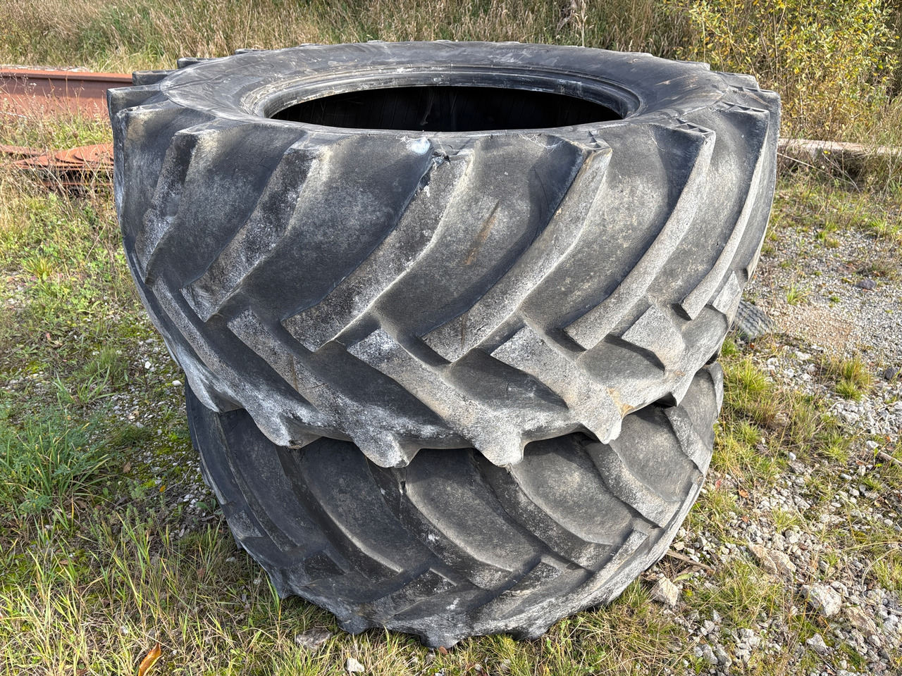 Trelleborg 700/65-38 Twin 414 - Gumiabroncs - Mezőgazdasági gépek: 1 kép. Trelleborg 700/65-38 Twin 414 - Gumiabroncs - Mezőgazdasági gépek: 1 kép.