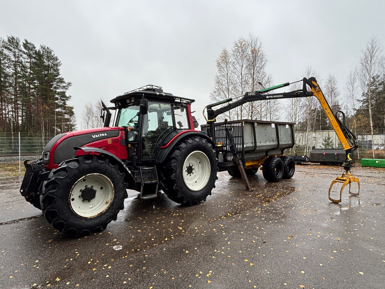 Valtra N121 - Traktor: 1 kép. Valtra N121 - Traktor: 1 kép.