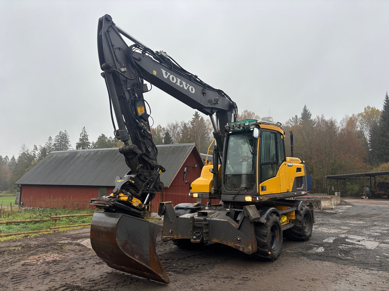 Volvo EW160D - Kotrógép: 1 kép. Volvo EW160D - Kotrógép: 1 kép.