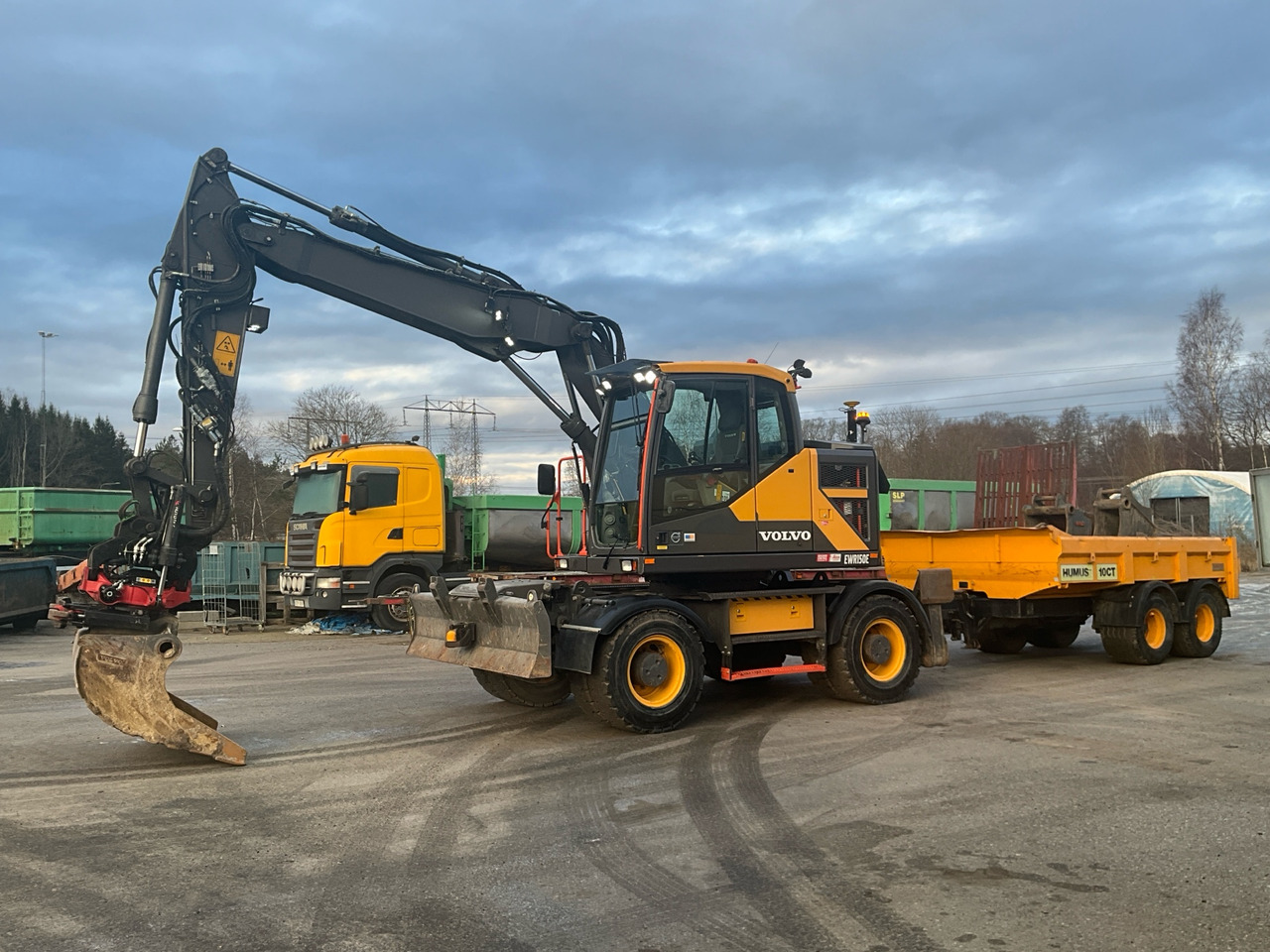 Volvo EWR150E - Kotrógép: 1 kép. Volvo EWR150E - Kotrógép: 1 kép.