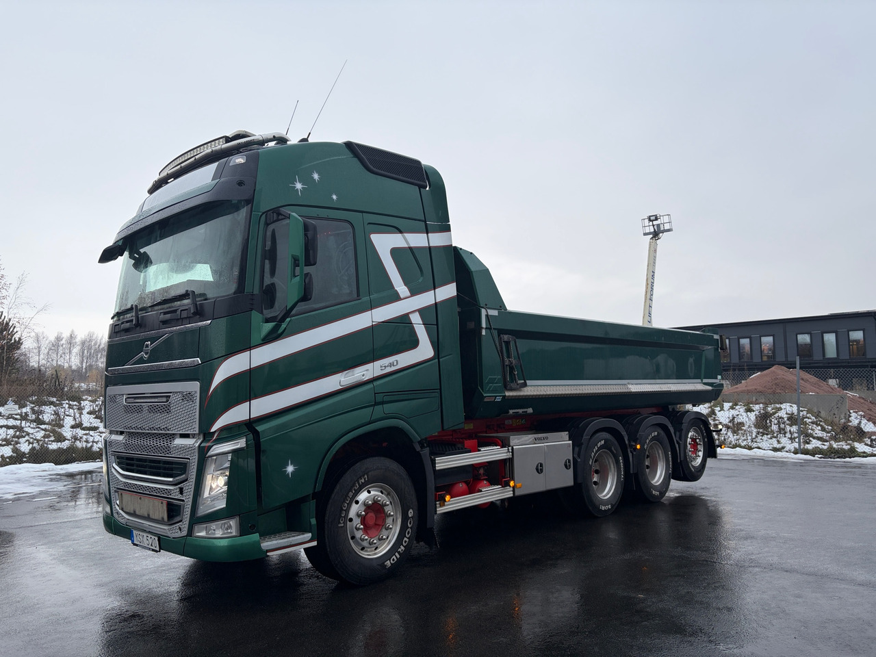 Volvo FH 540 - Billenőplatós teherautó: 1 kép. Volvo FH 540 - Billenőplatós teherautó: 1 kép.