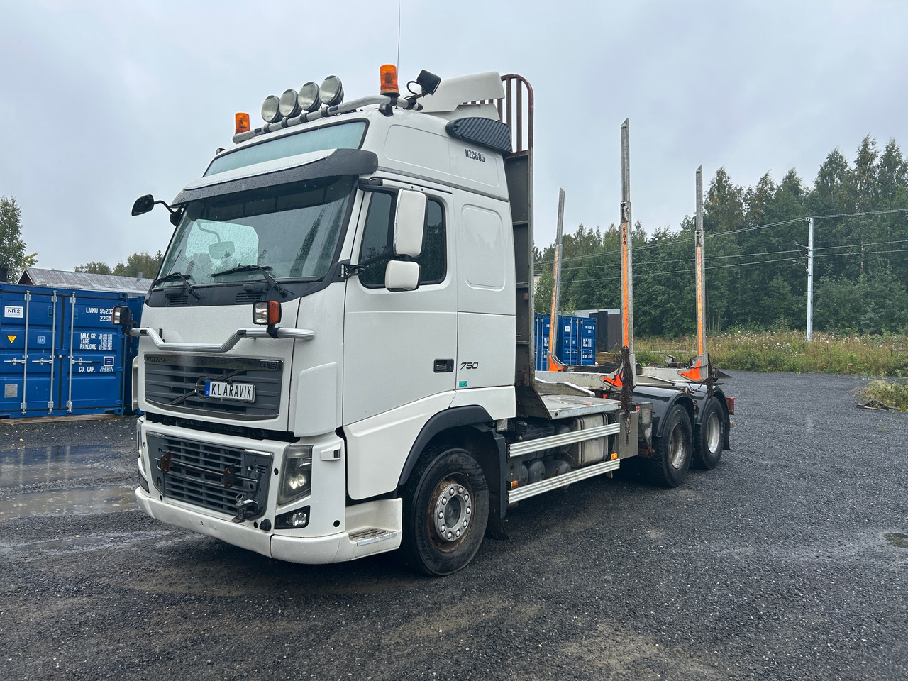Volvo FH16 - Rönkszállító teherautó: 1 kép. Volvo FH16 - Rönkszállító teherautó: 1 kép.