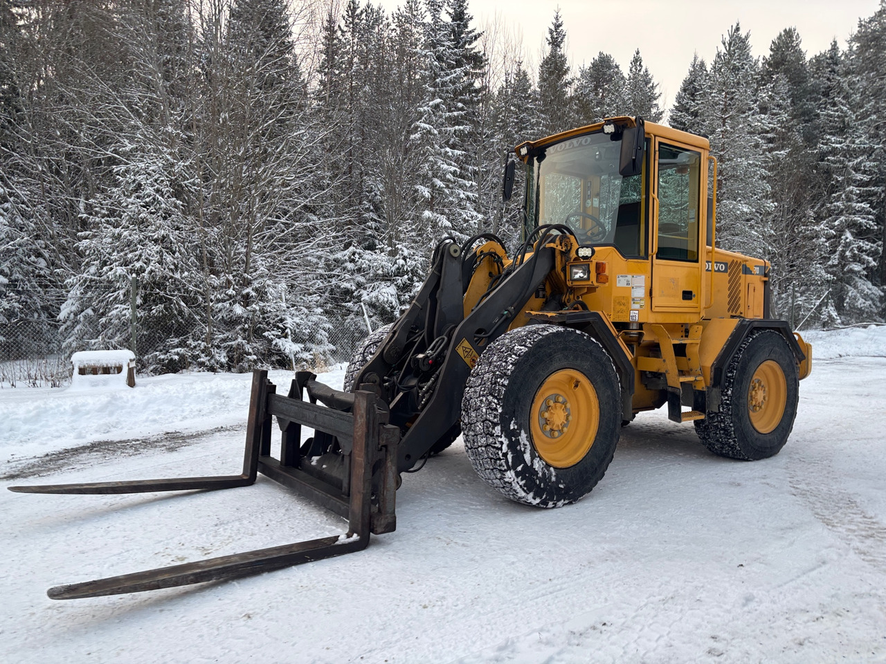 Volvo L50D - Gumikerekes homlokrakodó: 1 kép. Volvo L50D - Gumikerekes homlokrakodó: 1 kép.