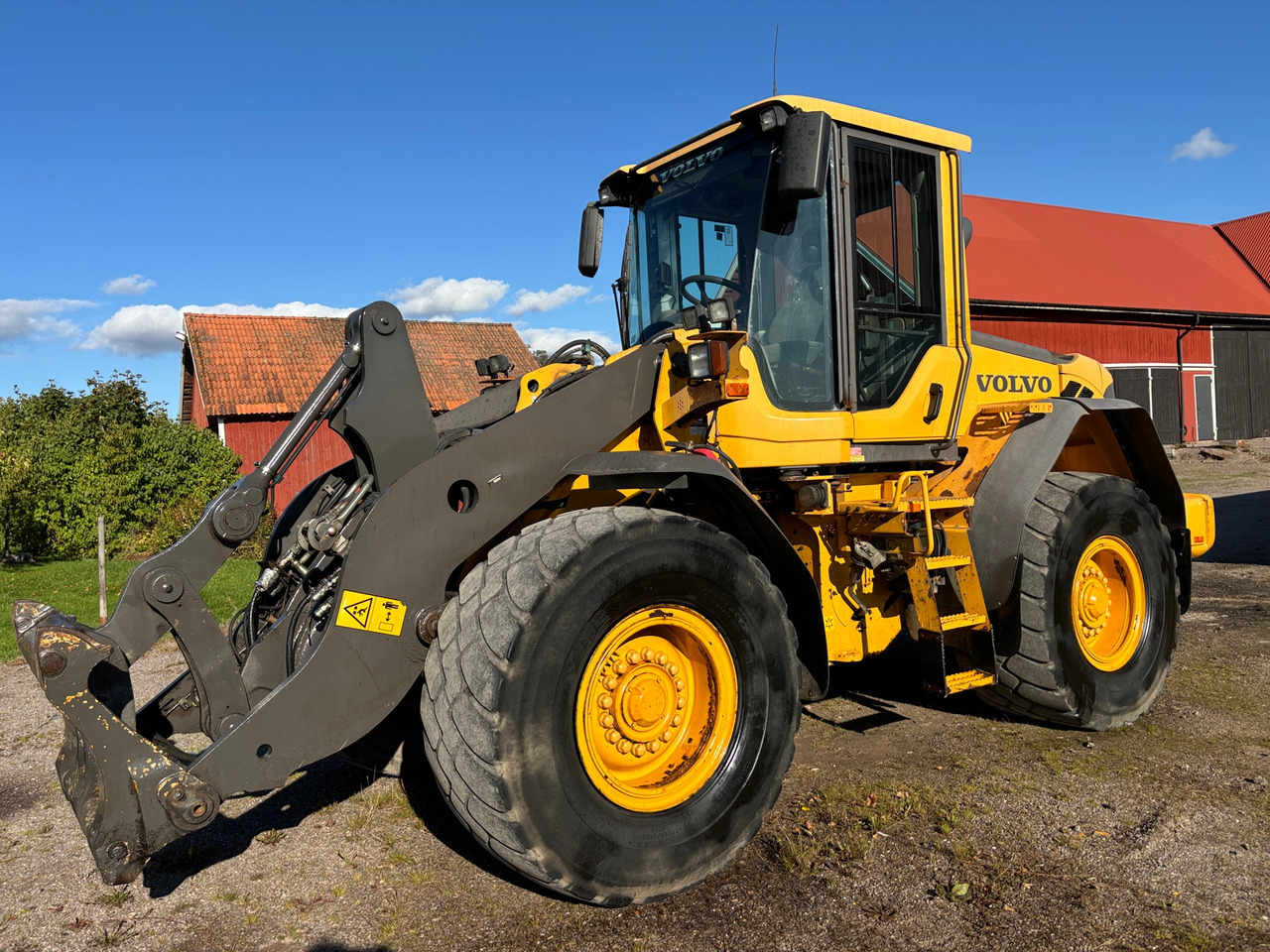 Volvo L70F - Gumikerekes homlokrakodó: 1 kép. Volvo L70F - Gumikerekes homlokrakodó: 1 kép.