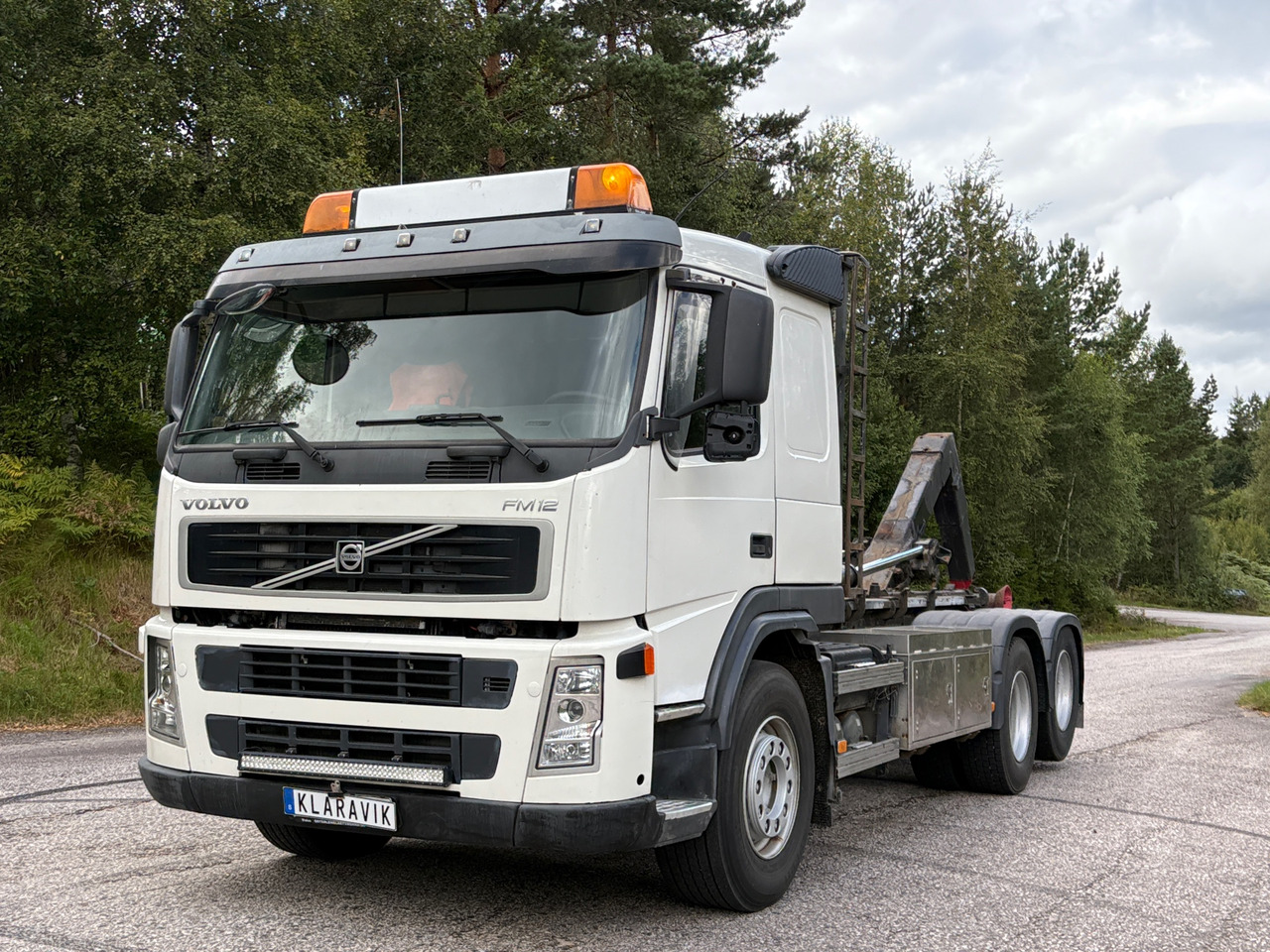 Volvo - Horgos rakodó teherautó: 1 kép. Volvo - Horgos rakodó teherautó: 1 kép.