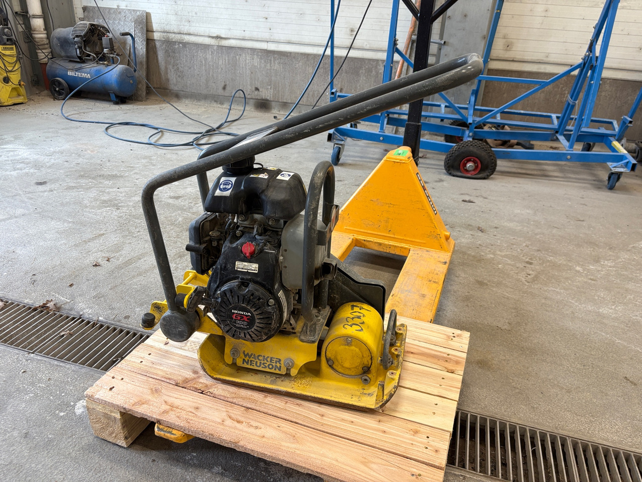 Wacker Neuson VP1030A-CE - Lapvibrátor: 1 kép. Wacker Neuson VP1030A-CE - Lapvibrátor: 1 kép.