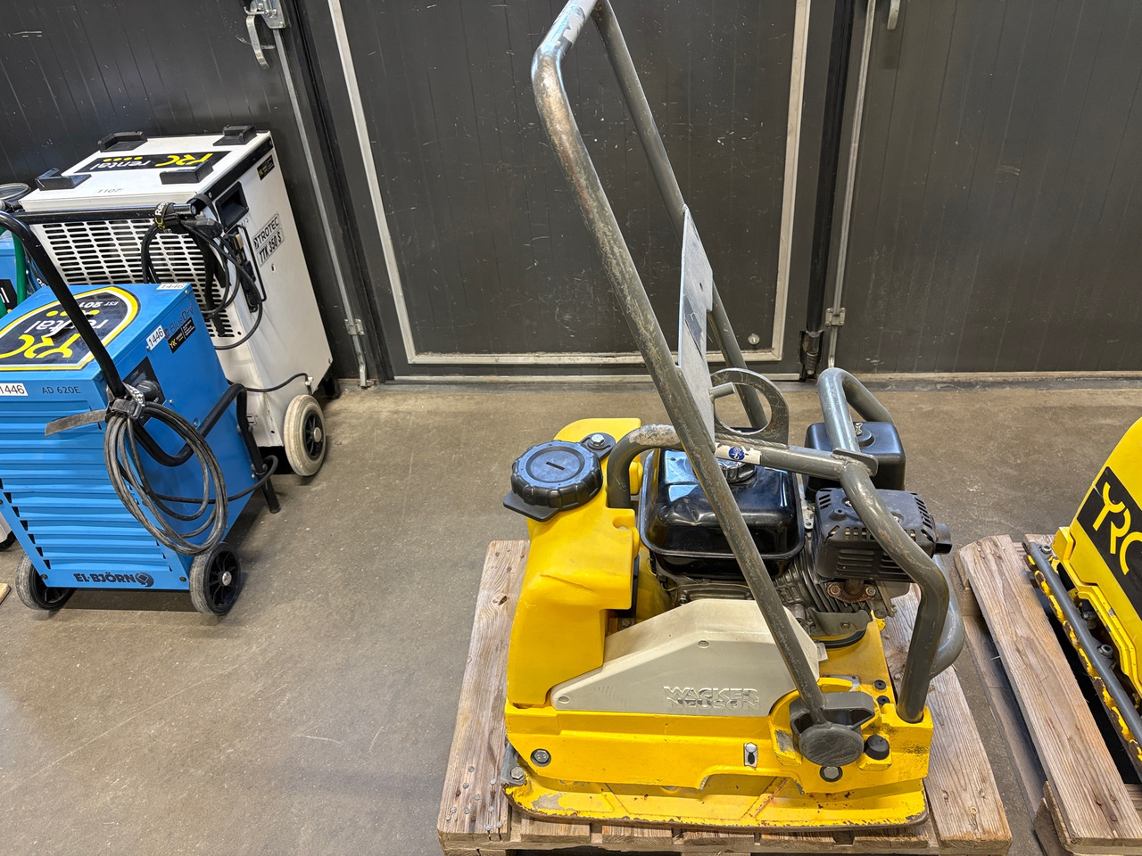 Wacker Neuson WP2050 - Lapvibrátor: 1 kép. Wacker Neuson WP2050 - Lapvibrátor: 1 kép.