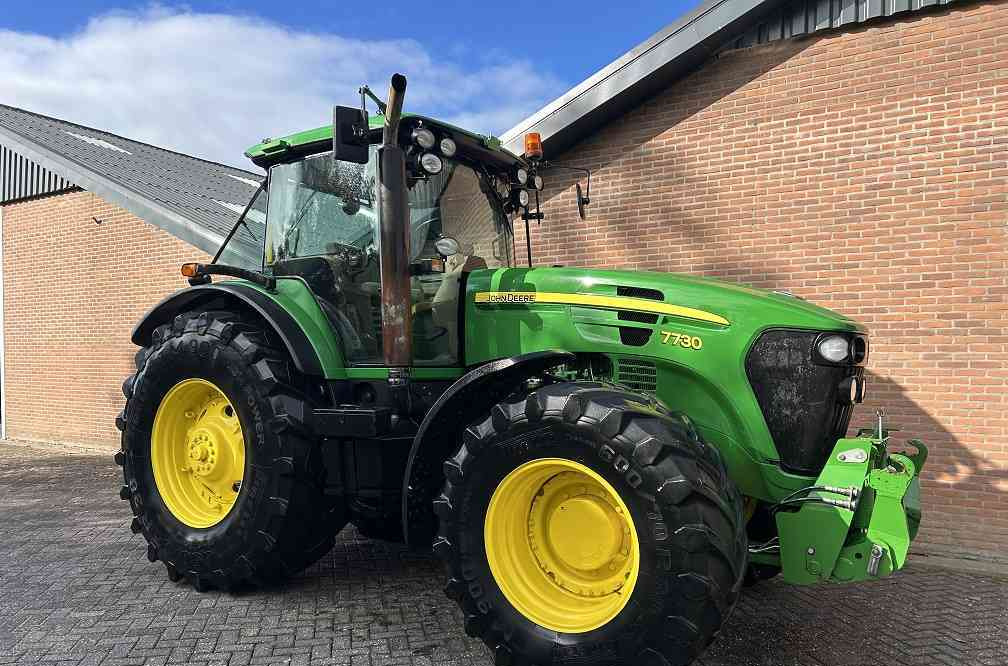 John Deere 7730 powerquad, autotrack ready, eco - Traktor: 1 kép. John Deere 7730 powerquad, autotrack ready, eco - Traktor: 1 kép.