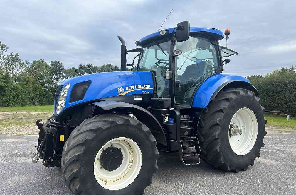 New Holland T7.260 pc - Traktor: 1 kép. New Holland T7.260 pc - Traktor: 1 kép.