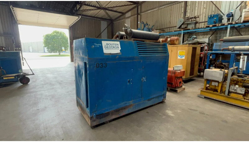 Bredenoord Bredenoord aggregaat BRD 70 KVA Deutz F5L413 - Áramfejlesztő: 2 kép. Bredenoord Bredenoord aggregaat BRD 70 KVA Deutz F5L413 - Áramfejlesztő: 2 kép.