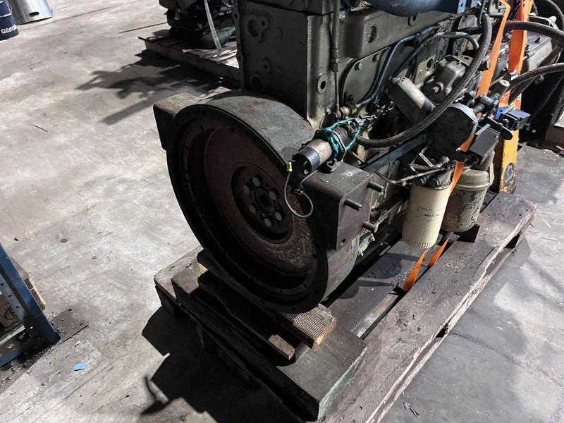 DAF DH 825 daf - MEERDERE OP VOORRAAD - Motor - Teherautó: 4 kép. DAF DH 825 daf - MEERDERE OP VOORRAAD - Motor - Teherautó: 4 kép.