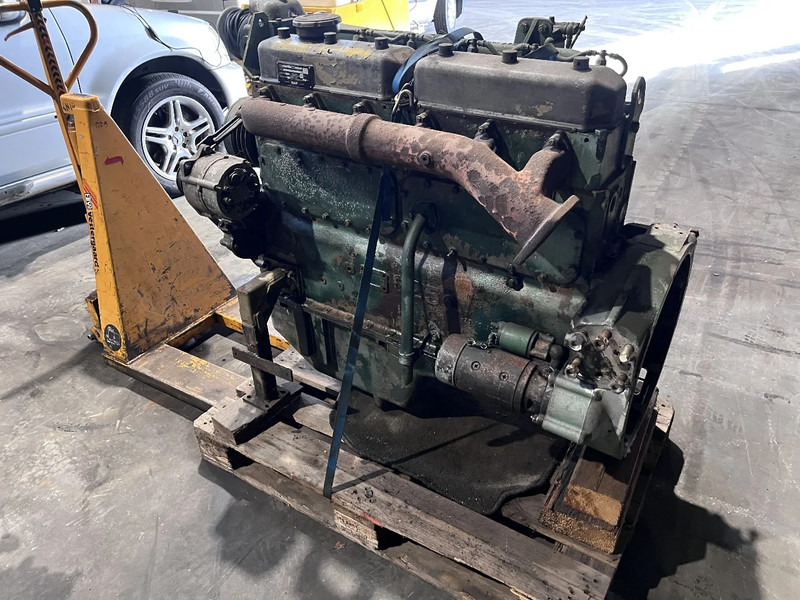 DAF DHU 825 meerdere op voorraad - Motor - Teherautó: 4 kép. DAF DHU 825 meerdere op voorraad - Motor - Teherautó: 4 kép.